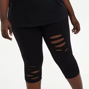 🆕DESTRUCTED LEGGINGS - PEDAL PUSHERS